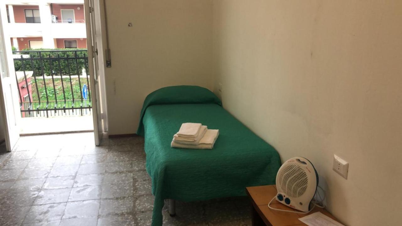 Castellaneta Short Term -Low Cost Luaran gambar